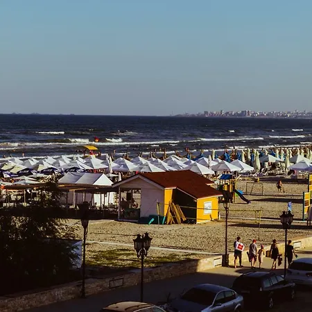 Seaside Apartament 2 Mamaia Nord Cadeva ナボダリ